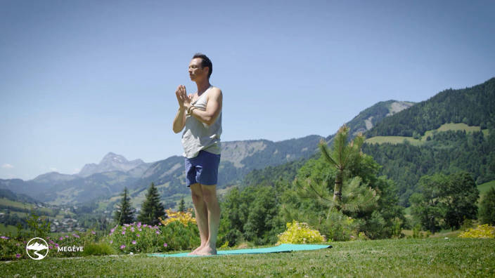 Mountain Yoga - Saison 1 - Salutation au soleil